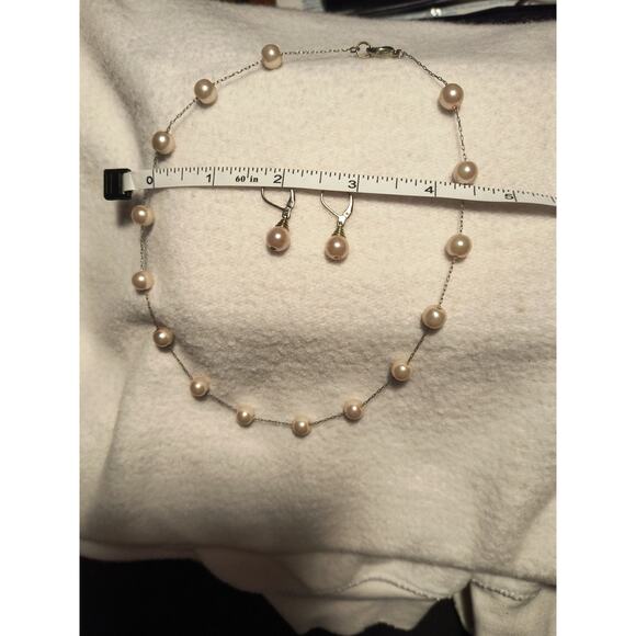 90s style Pearl Necklace & Earrings set - Picture 4 of 5